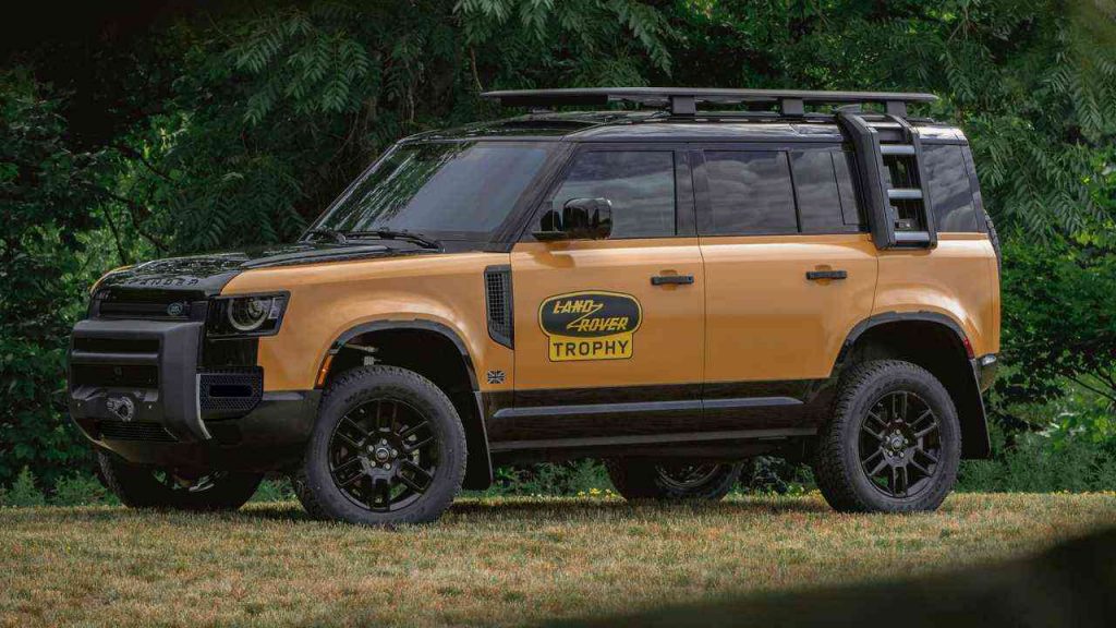Land Rover Defender Trophy, Edisi Terbatas! 1 land rover defender trophy edition motor1 optimized