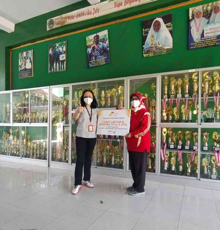 MPM Honda Jatim Berikan Beasiswa Dan Laptop Sebagai Apresiasi Pelajar Berprestasi 1 mpm e983c550 2929 4a08 81f2 41cbec52a6db optimized