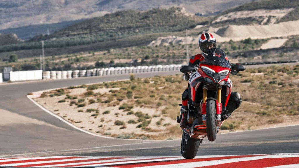 Ducati Multistrada V4 Pikes Peak, Lebih Gahar dan Sporty! 1 ducati multistrada v4 pikes peak autoblog optimized