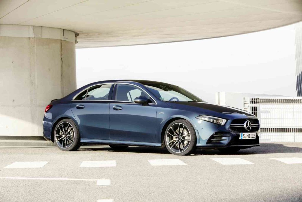 Duo Mercedes-AMG A-Class Terbaru Resmi Diluncurkan di Indonesia 1 mercedes amg a 35 4matic sedan autofun optimized