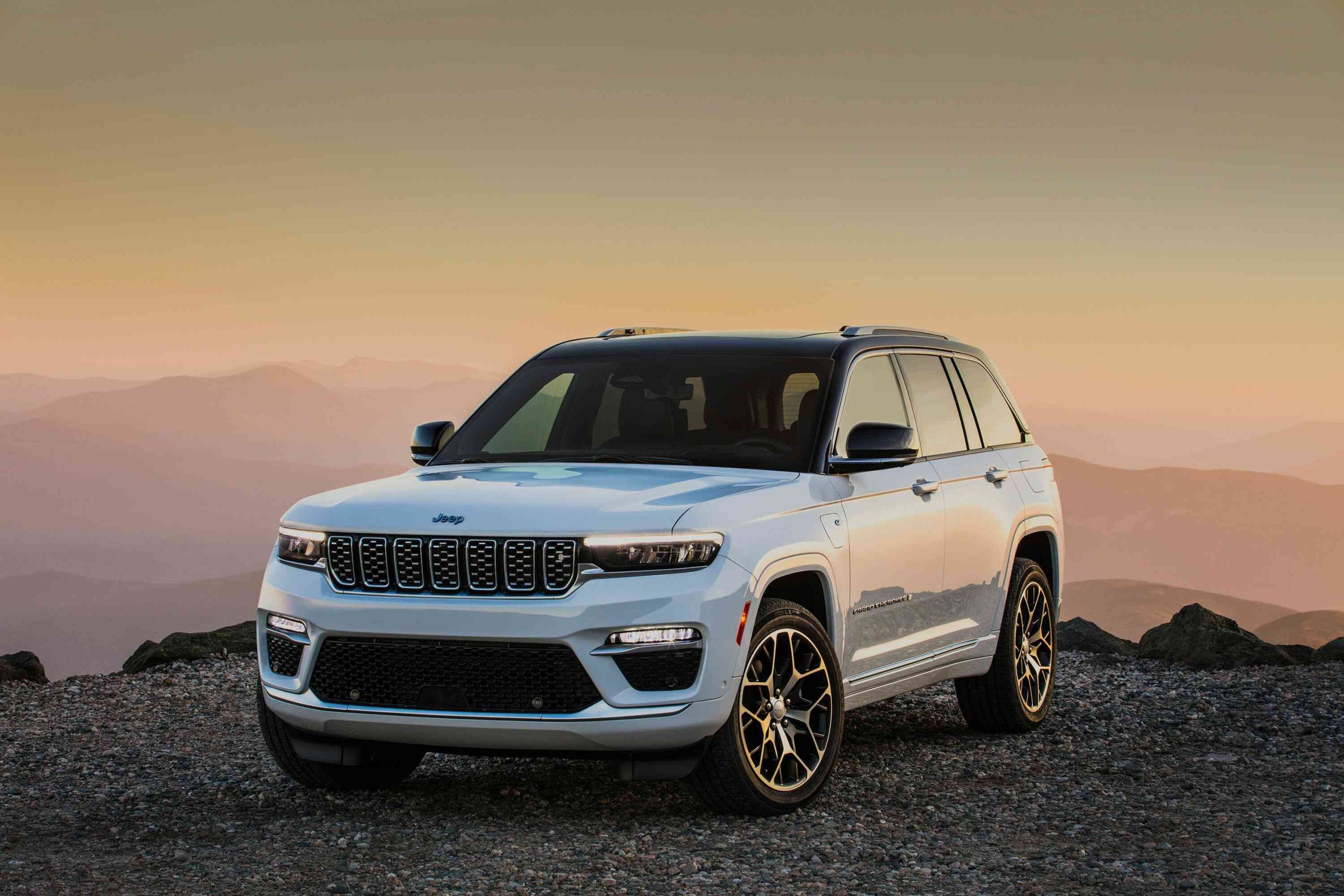 Jeep Bakal Stop Jualan Mobil ICE di Eropa Tahun Ini! 1 jeep grand cherokee car and driver optimized scaled