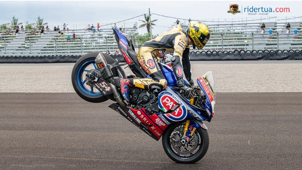 Toprak Razgatlioglu stoppie