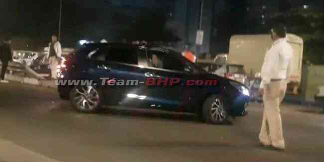 New Baleno Bakal Dirilis Awal Tahun Depan? 1 suzuki baleno facelift spyshot team bhp com optimized