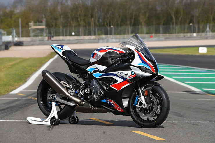 BMW M1000RR Resmi Dirilis di Indonesia! 1 bmw m1000rr bennetts insurance optimized