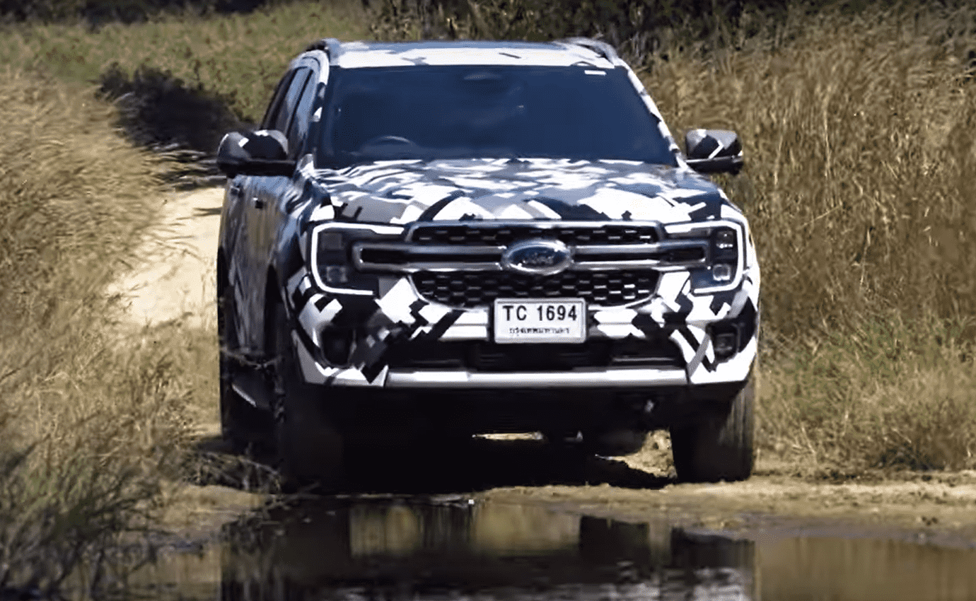 Ford Everest Generasi Terbaru Siap Rilis Bulan Depan! 1 ford everest 2023 motorbiscuit optimized