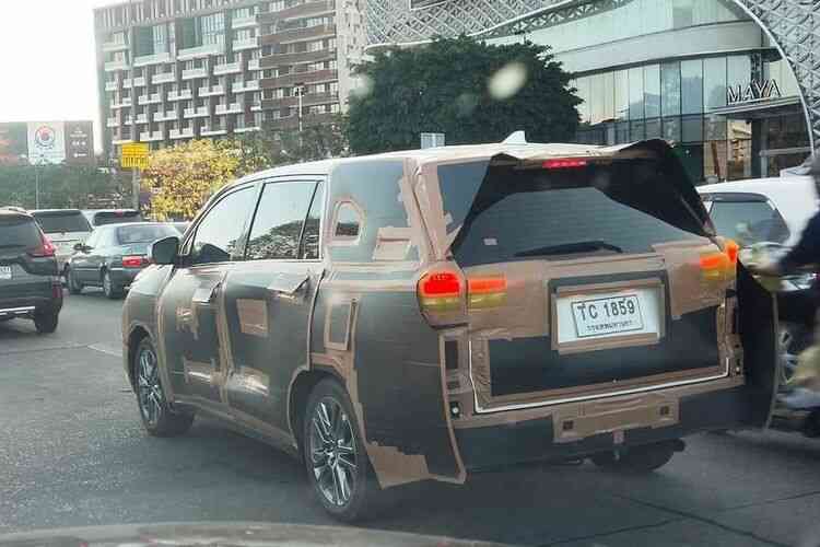 Toyota Kijang Innova Hybrid Mulai Terlihat? 1 toyota kijang innova hybrid spysot kompasoto optimized