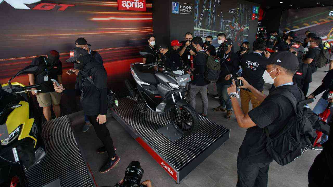 Aprilia SR GT200, Skutik 200 cc yang Sporty! 1 aprilia sr gt200 motor1 optimized