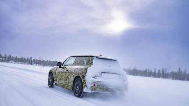 Mini Electric 3-Door yang Diuji Coba di Tengah Salju 1 mini electric winter test bmw group pressclub global detikoto optimized