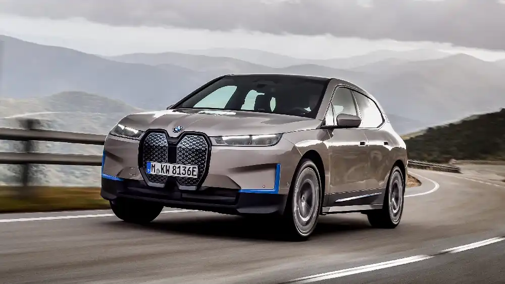 BMW Tak Bisa Sembarangan Merilis Mobil EV, Ini Alasannya 1 BMW iX Electrek 1