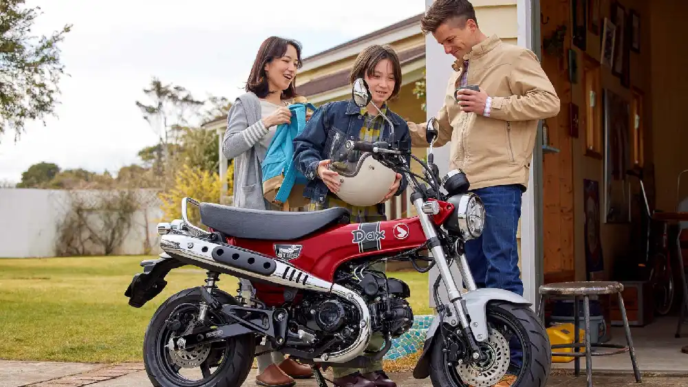 Honda Dax 125 Ternyata Sudah Bisa Dipesan Sekarang 1 Honda ST125 Dax Ultimate Motorcycling