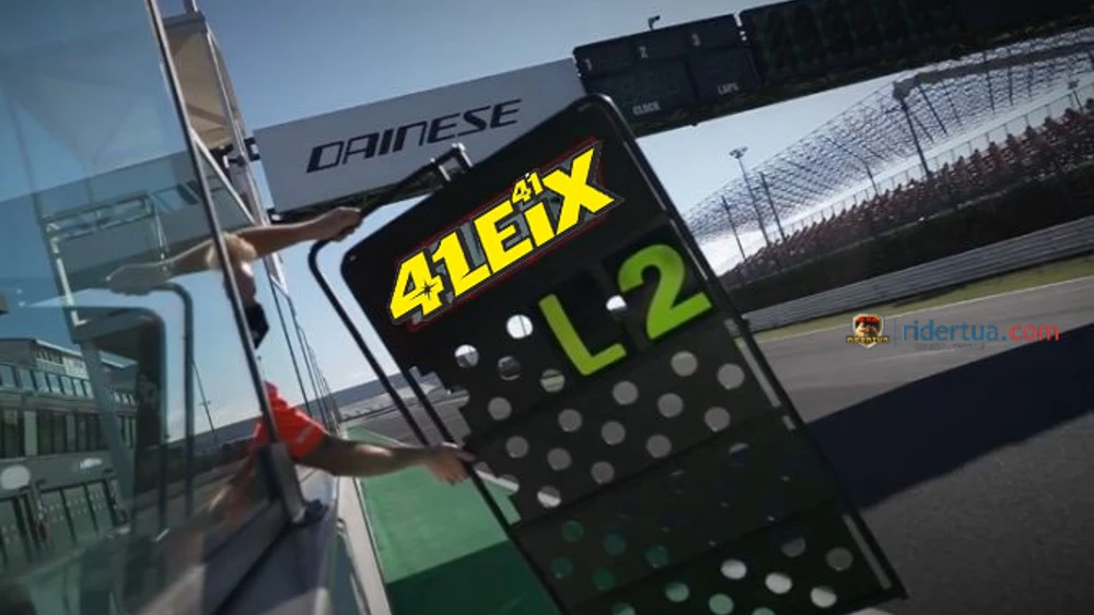Aleix Espargaro Pit Board