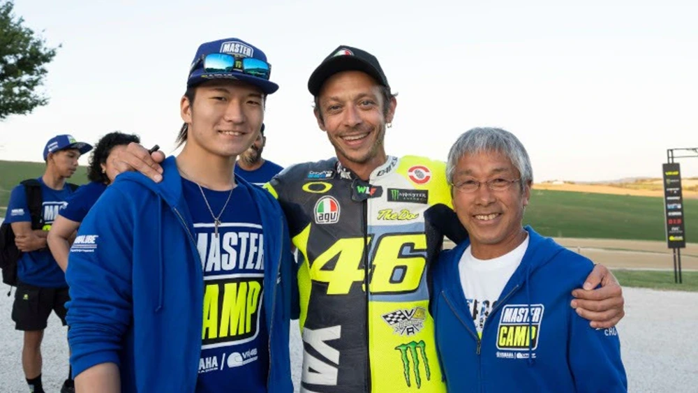 Putra Mendiang Norick Abe 'Berguru' ke Valentino Rossi 1 Maiki Abe Valentino Rossi
