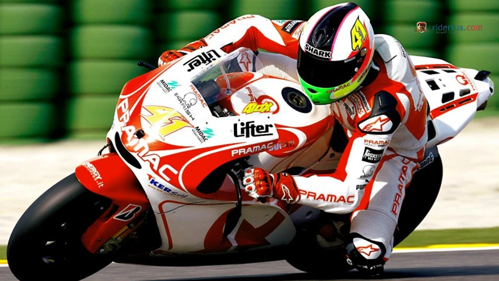 Gantengnya 'Pak RT' Saat di Tim Pramac Ducati, Aleix Pembalap Termuda! 1 Aleix Espargaro Pramac Racing - MotoGP 2009
