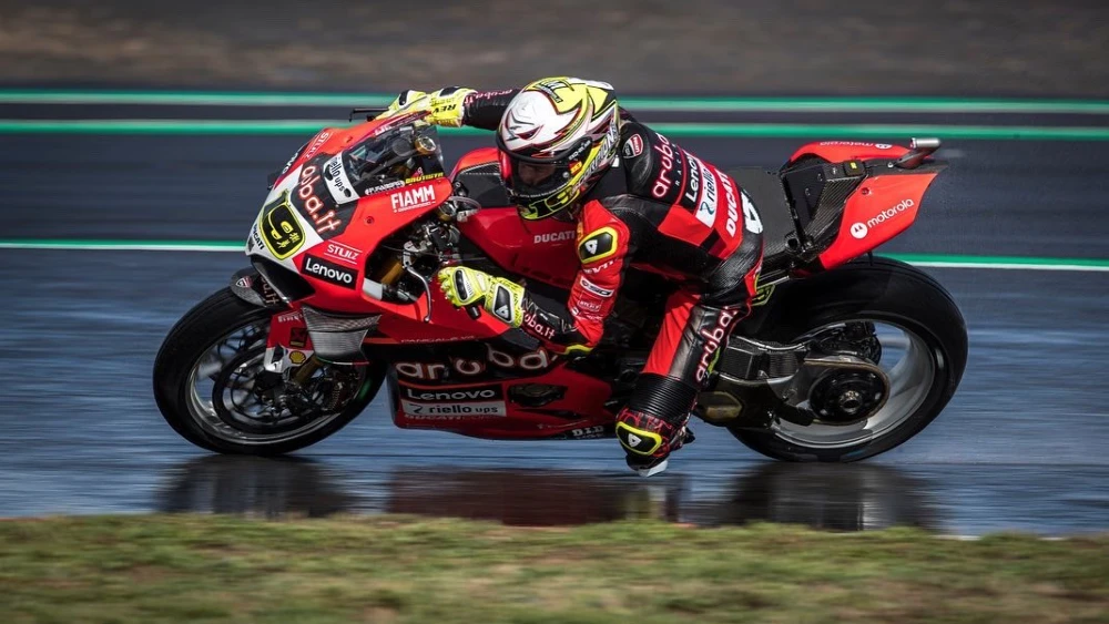 Crash, Alvaro Bautista: Itu Salah Saya! 1 Alvaro Bautista