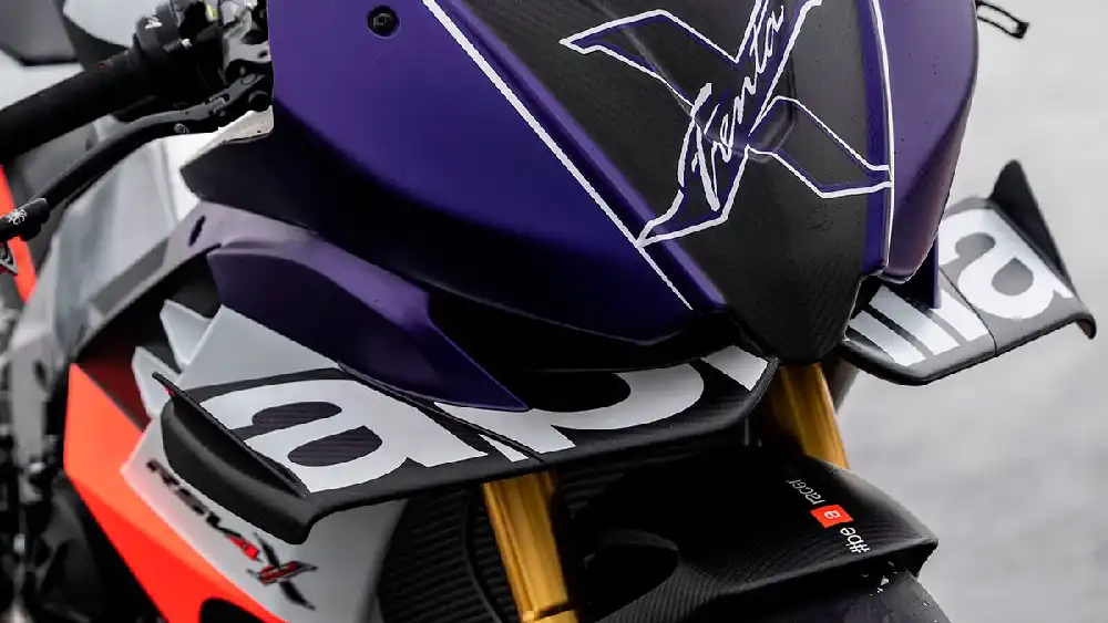 Aprilia RSV4 Xtrenta, Usung Teknologi MotoGP! 1 Aprilia RSV4 Xtrenta La Moto