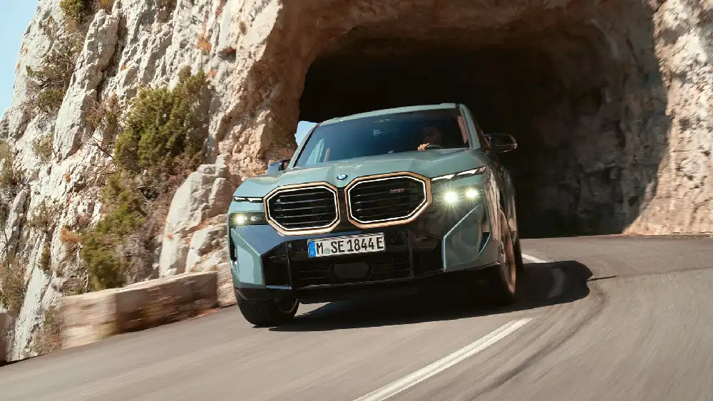 BMW Indonesia Siapkan 13 Mobil Baru Tahun Ini! 1 BMW XM Hybrid CAR Magazine