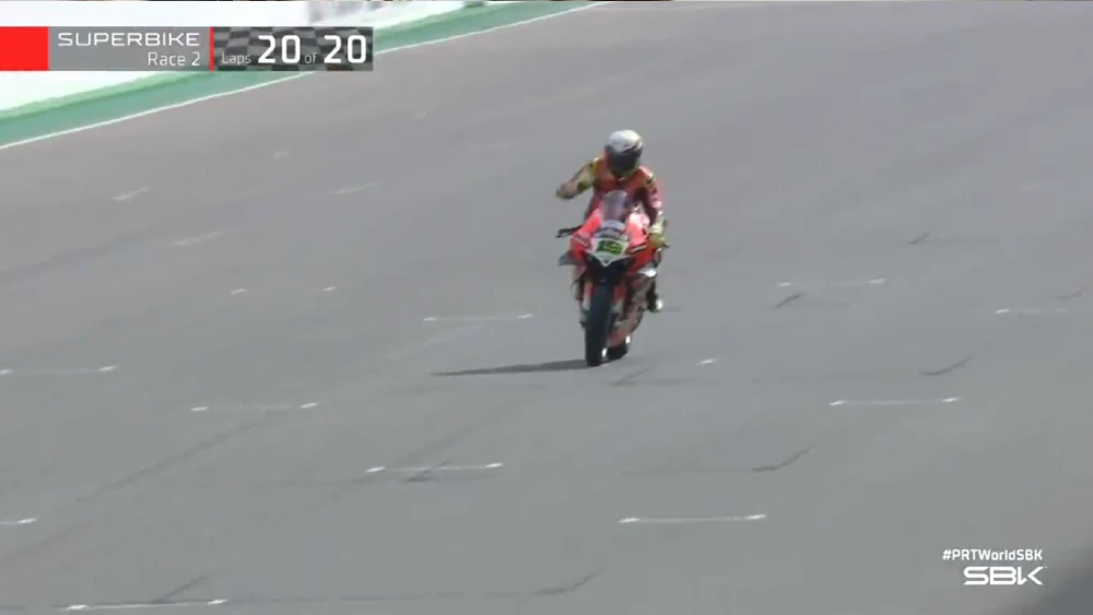 Hasil Race 2 WSBK Portugal 2022: Bautista Menang, Toprak Batal Hatrick 1 Hasil Race 2 WSBK Portugal 2022