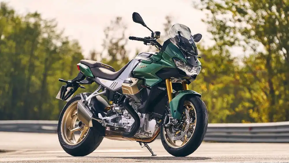 Moto Guzzi V100 Mandello Bakal Mendapat Penyegaran? 1 Moto Guzzi V100 Mandello Motor1