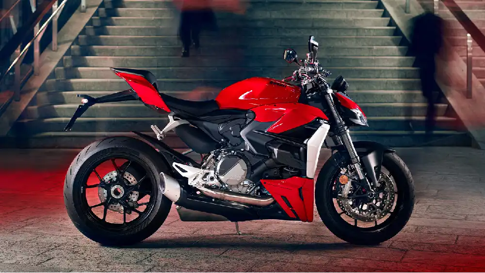 Penjualan Motor Ducati Tahun 2022 Tembus 60 Ribu Unit! 1 Ducati Streetfighter V2