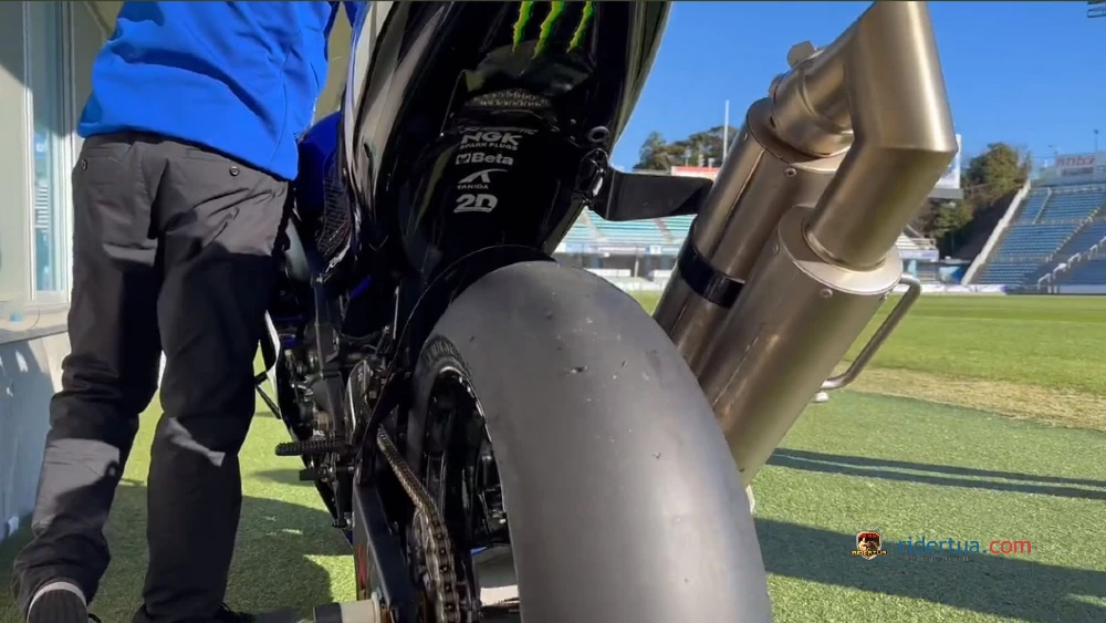 Knalpot 'Aneh' Yamaha YZR-M1 Baru Quartararo? 1 Knalpot Aneh Yamaha M1 2023 - MotoGP