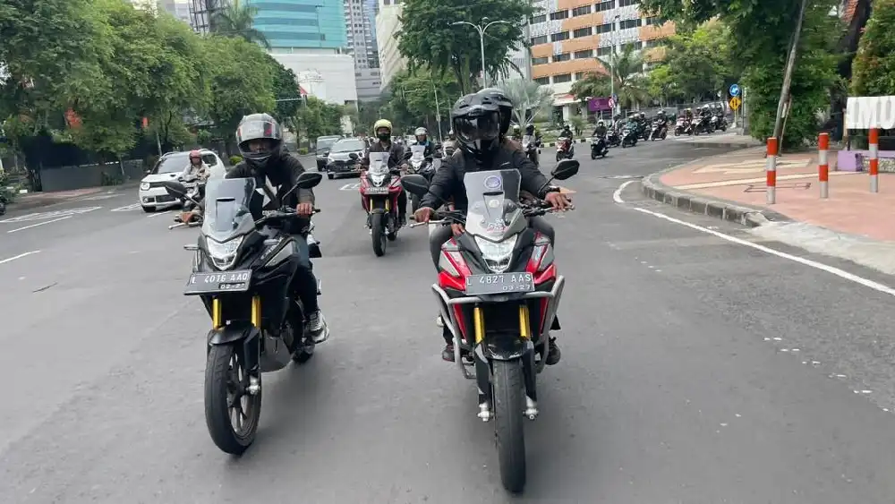 MPM Honda Jatim dan Pecinta CB150X Awali Tahun Dengan Rolling City 1 Honda CB150X City Rolling MPM Honda Jatim1