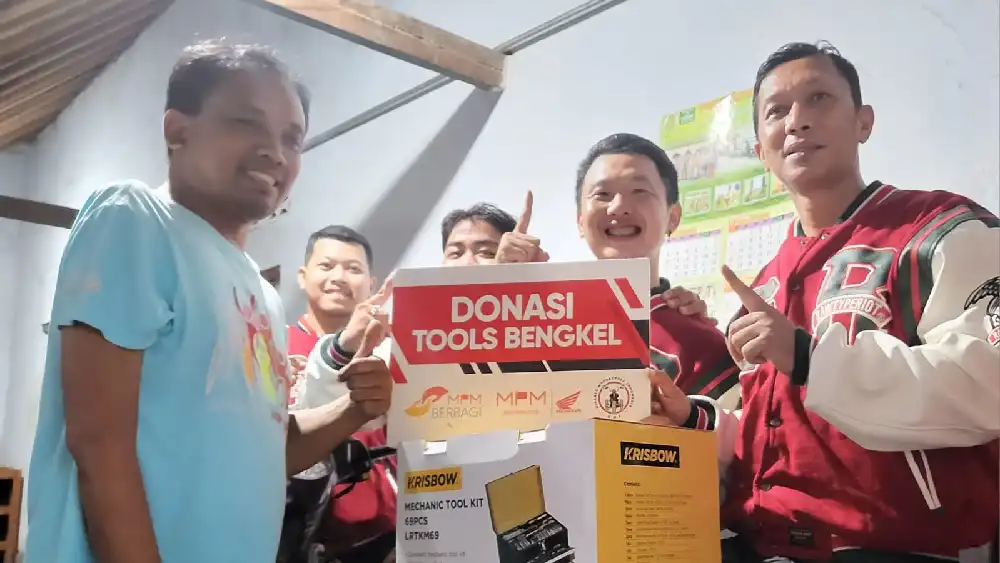 Bikers Honda CBR250RR Adakan Touring Sambil Berbagi 1 Honda CBR250RR MPM Honda Jatim1