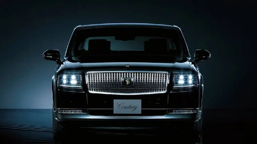 Mobil Mewah Toyota Century Bakal Disegarkan? 1 Toyota Century Motor1