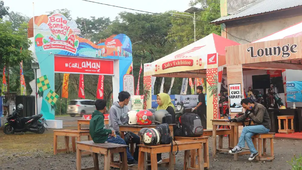 Pemudik Apresiasi Layanan Balai Santai Honda Jalur Jatim 1 Bale Santai Honda MPM Honda Jatim1