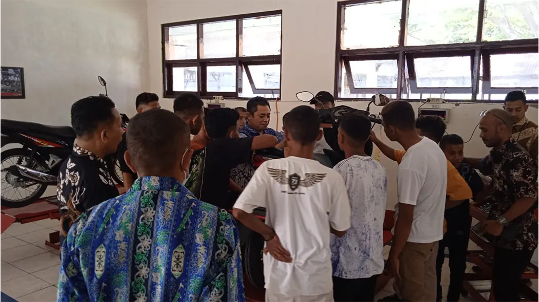 Kementerian Sosial dan MPM Honda Jatim Mendonasikan Motor dan Peralatan Bengkel Pelatihan Mekanik di Sentra Efata, NTT 2 MPM Honda Jatim Berikan Donasi Motor Pelatihan Mekanik Di Sentra Efata, NTT