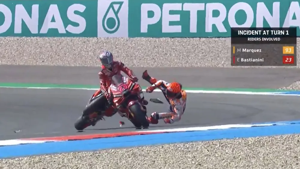 Marc Marquez Tabrakan Saat Proses Towing Bastianini! 2 Marc Marquez 10