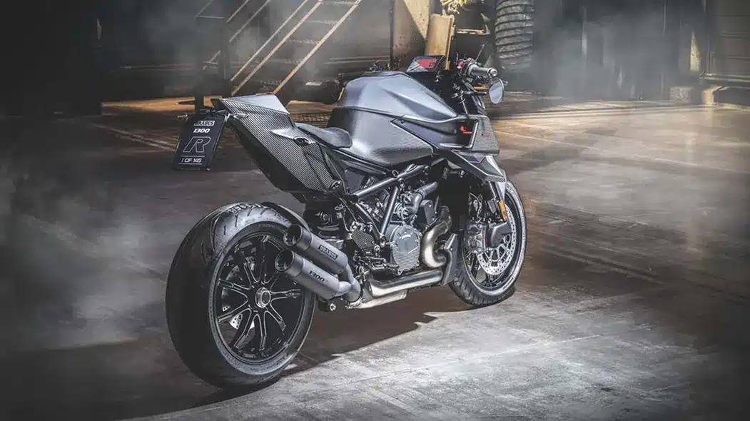KTM Brabus 1300 R Edition 23 Belakang KTM-Brabus 1300 R Edition 23 yang Siap "Terbang" ke Jepang