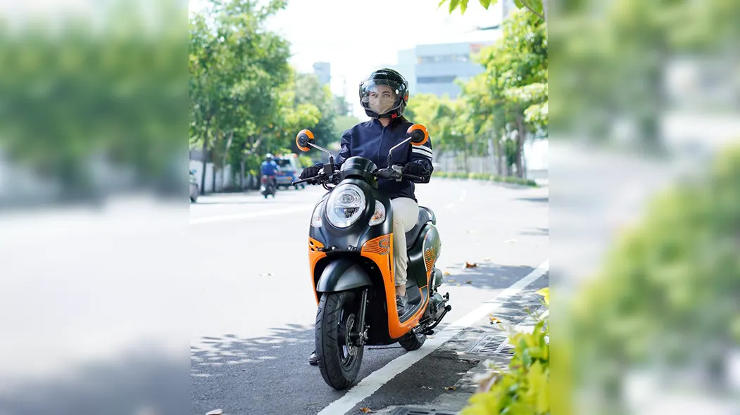 Pengendara Wanita Wajib Mengetahui Poin-Poin ini Agar Tetap #Cari_Aman Ketika di Jalan 1 Pengendara Wanita Wajib Mengetahui Poin-Poin ini Agar Tetap #Cari_Aman Ketika di Jalan