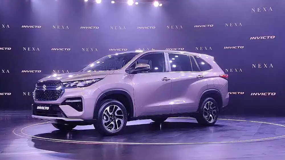 Suzuki Invicto, Kembaran Innova Hybrid yang Elegan! 1 Suzuki Invicto CarWale