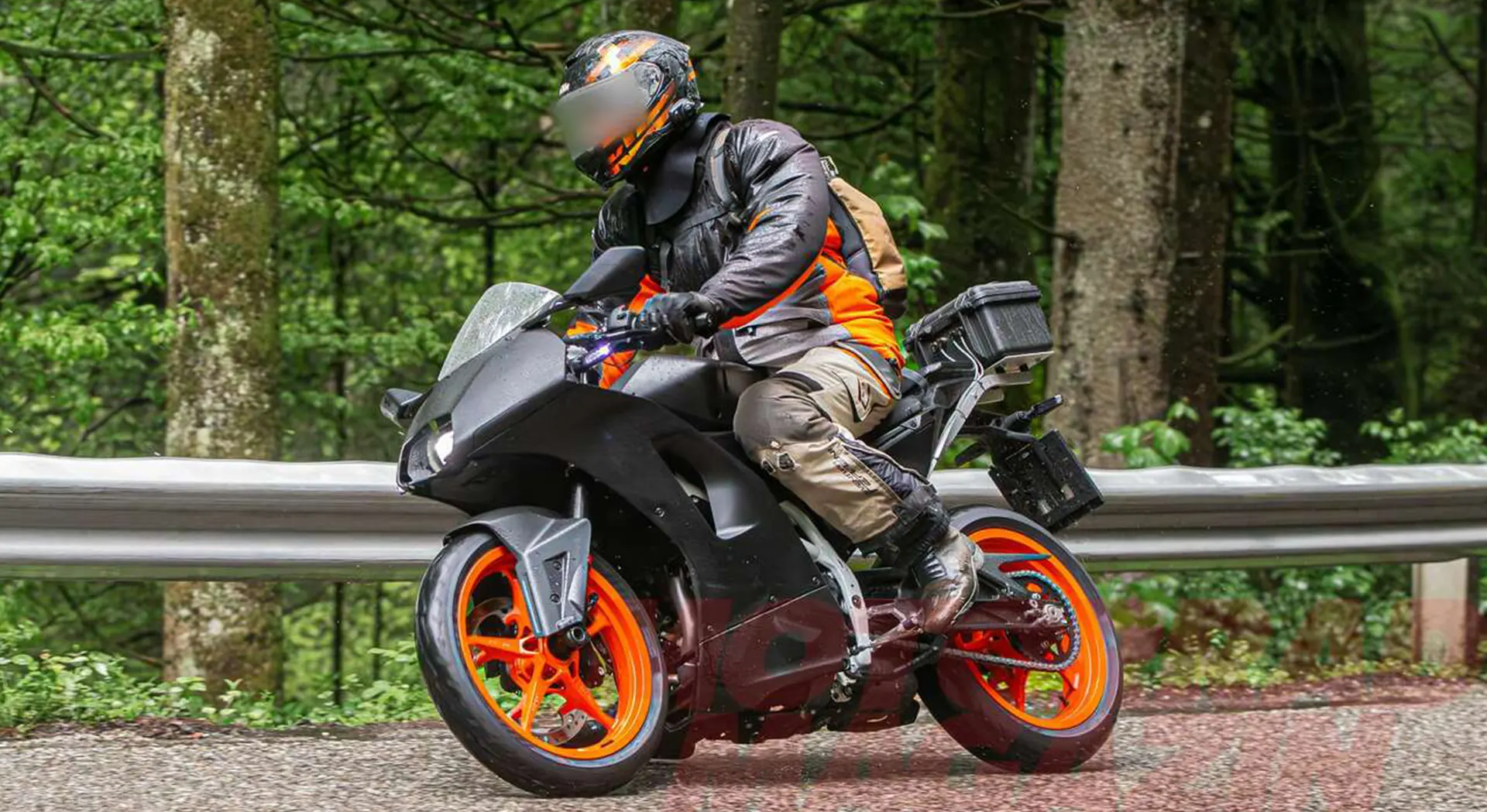 Bocor! KTM RC 390 Baru Terlihat Melintas di Jalanan Eropa Spyshot KTM RC 390 Terbaru