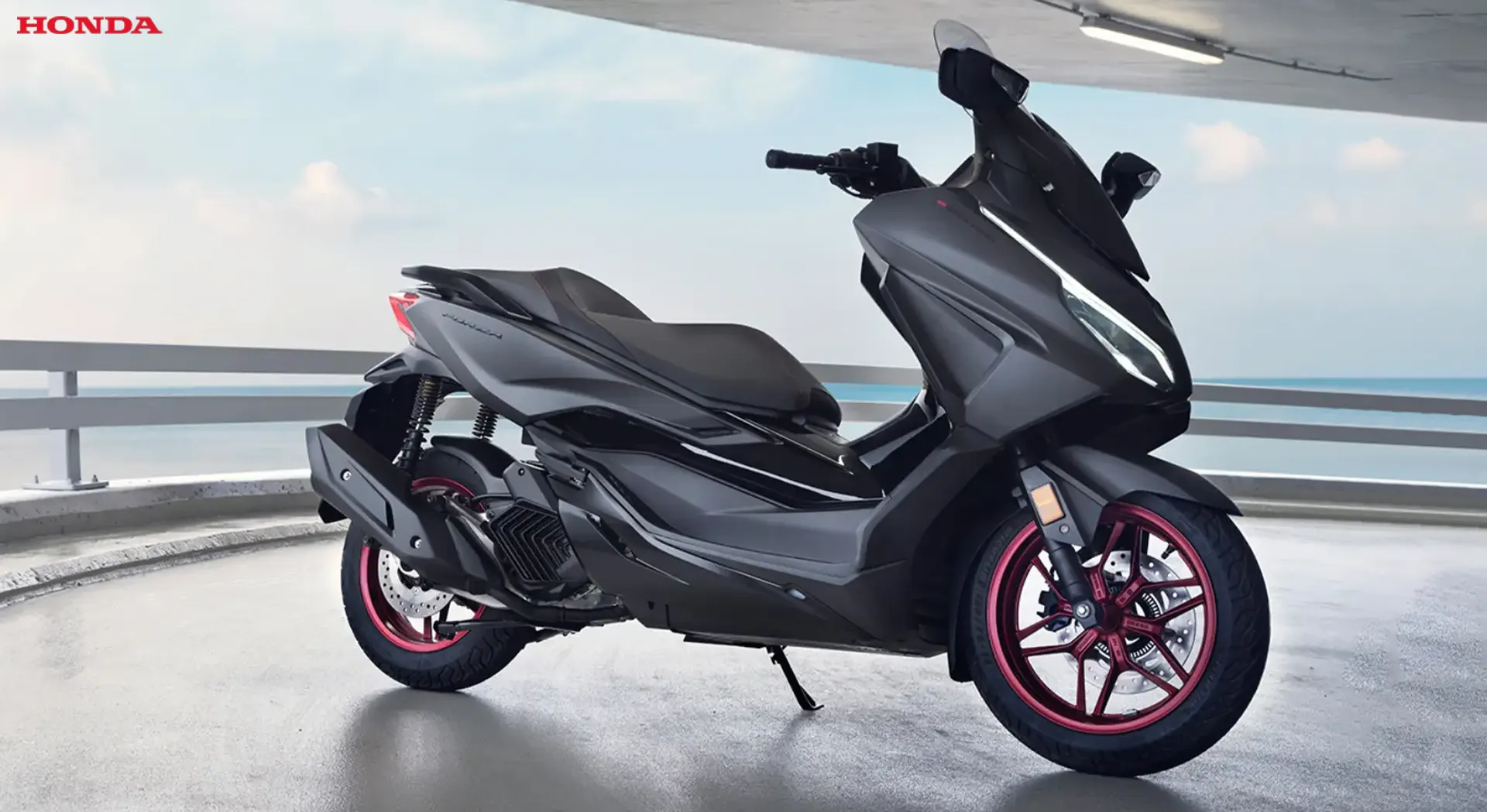 Honda Forza 125: Desainnya Mirip Forza 350 Tapi Bermesin 125cc 1 Honda Forza 125: Desainnya Mirip Forza 350 Tapi Bermesin 125cc