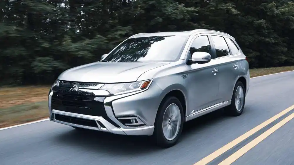 Mitsubishi Outlander PHEV yang Sulit Laris Terjual di Indonesia 1 Mitsubishi Outlander PHEV yang Sulit Laris Terjual di Indonesia