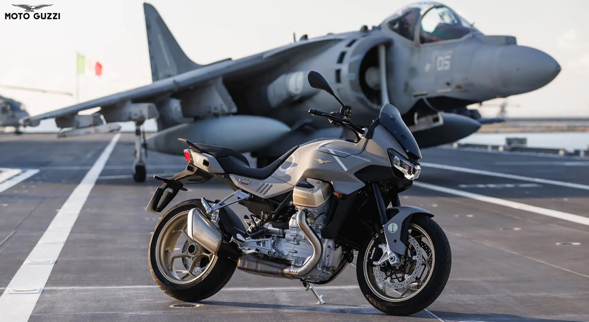 Terinspirasi dari Jet Tempur, Moto Guzzi V100 Mandello Aviazione Navale 2 Moto Guzzi V100 Mandello Aviazione Navale Depan