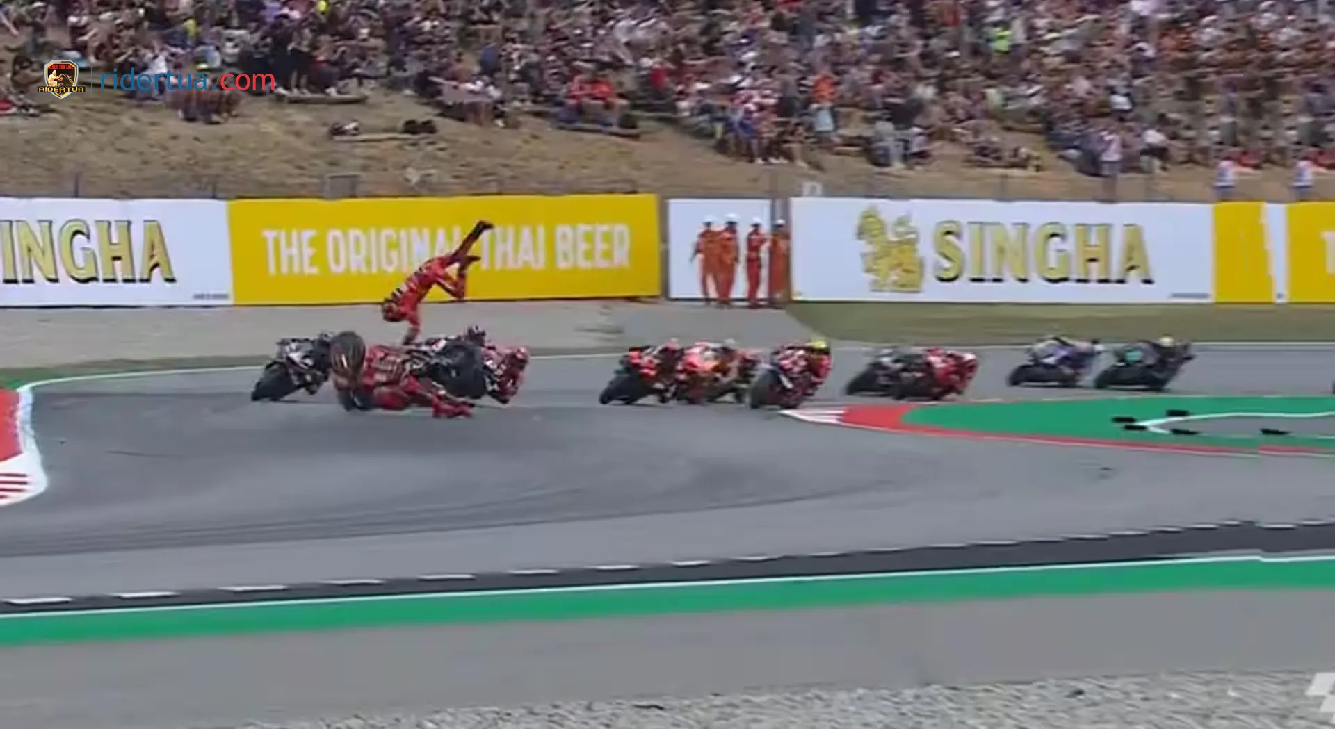 Carola Bagnaia : Hari Terburuk Pecco! 1 Pecco Bagnaia Crash MotoGP Catalunya 2023