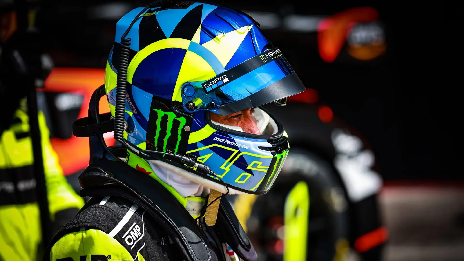 Valentino Rossi Kembali Balapan di Gulf 12 Hours 2023 bersama BMW 1 Valentino-Rossi