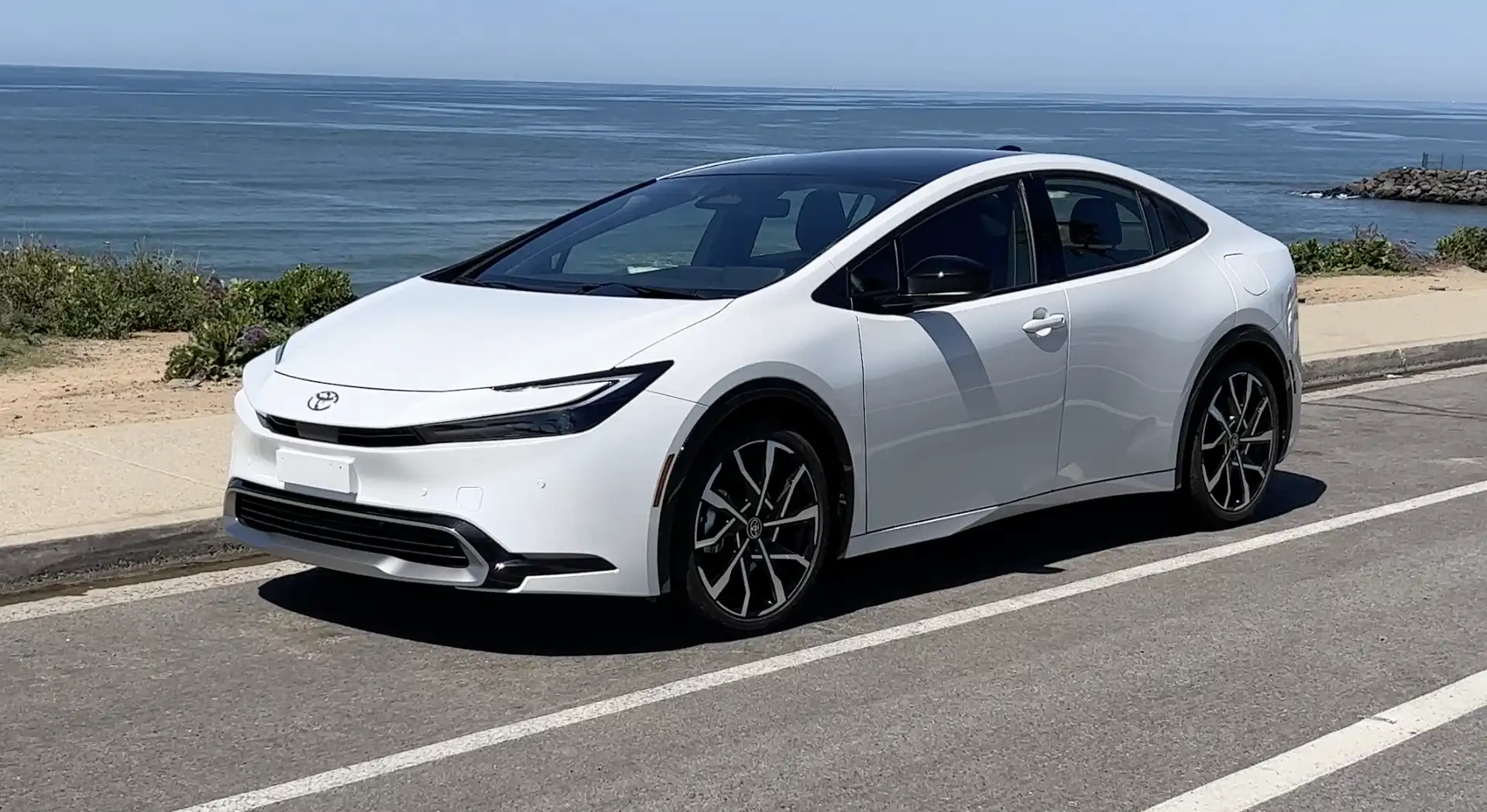 Toyota Prius Bakal Mendapat Varian GRMN, Lebih Bertenaga? Soal Mobil Hidrogen FCEV, Toyota Belum Sukses Menjualnya?