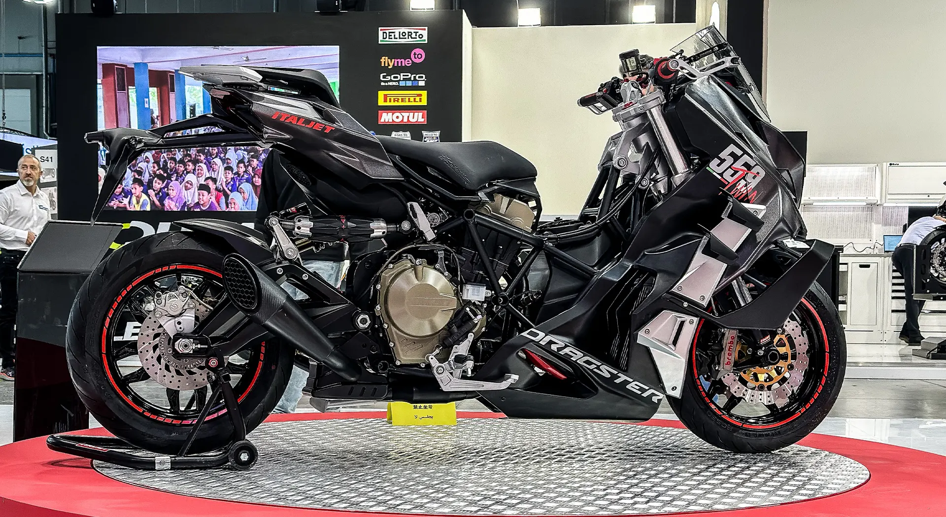 Italjet Dragster 559 Twin : Skuter Sangar dengan Tenaga 58 HP!