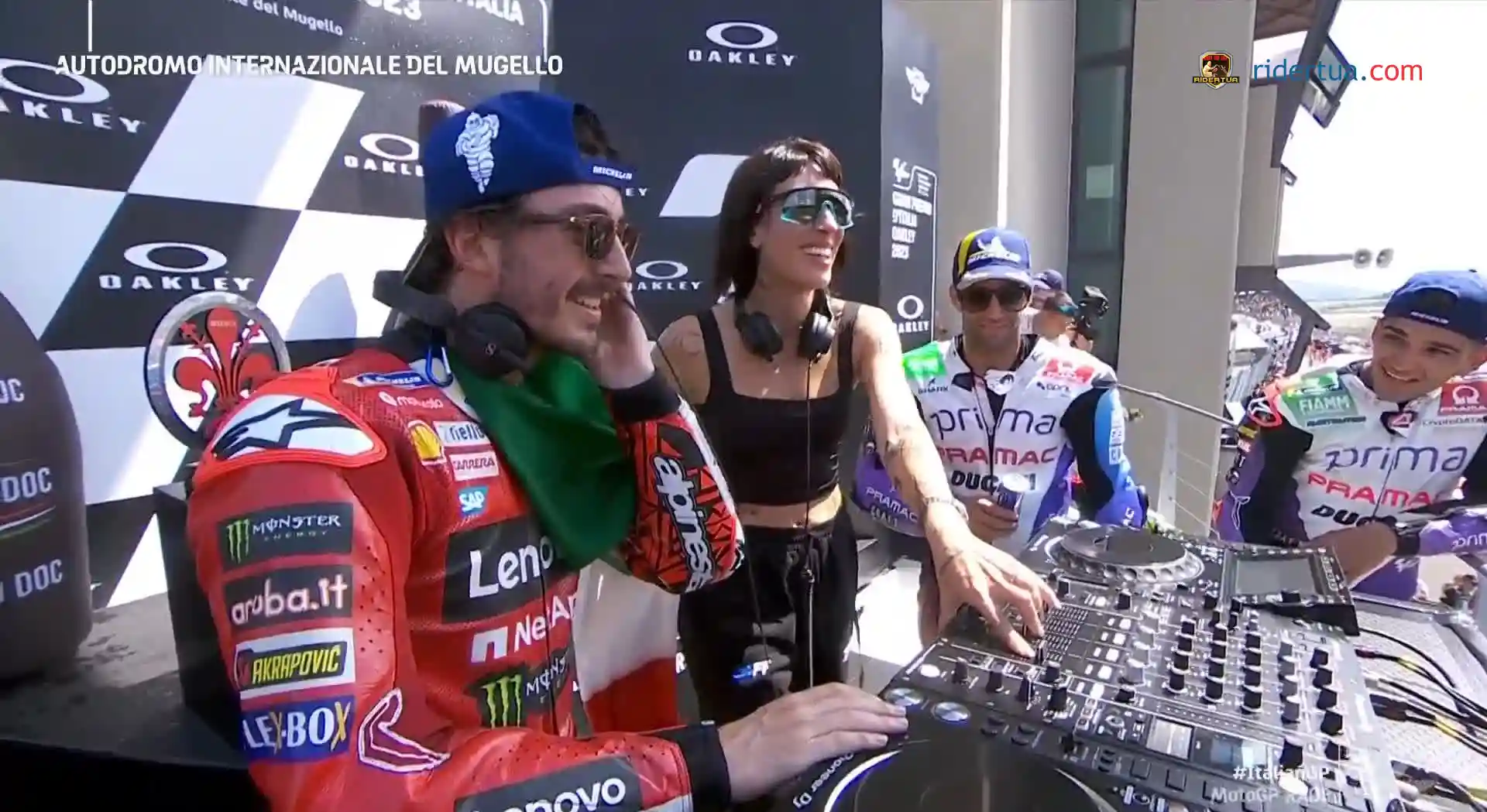 Pecco Bagnaia Pembalap MotoGP yang Suka Musik, Menjadi Tamu Kehormatan di Festival Sanremo 1 MotoGP DJ Pecco