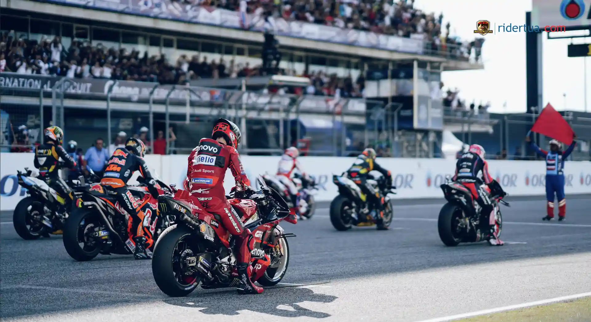 MotoGP 2025: Semua Pabrikan Dilarang Menguji Mesin 850cc Tahun Ini! 2 Pecco Bagnaia