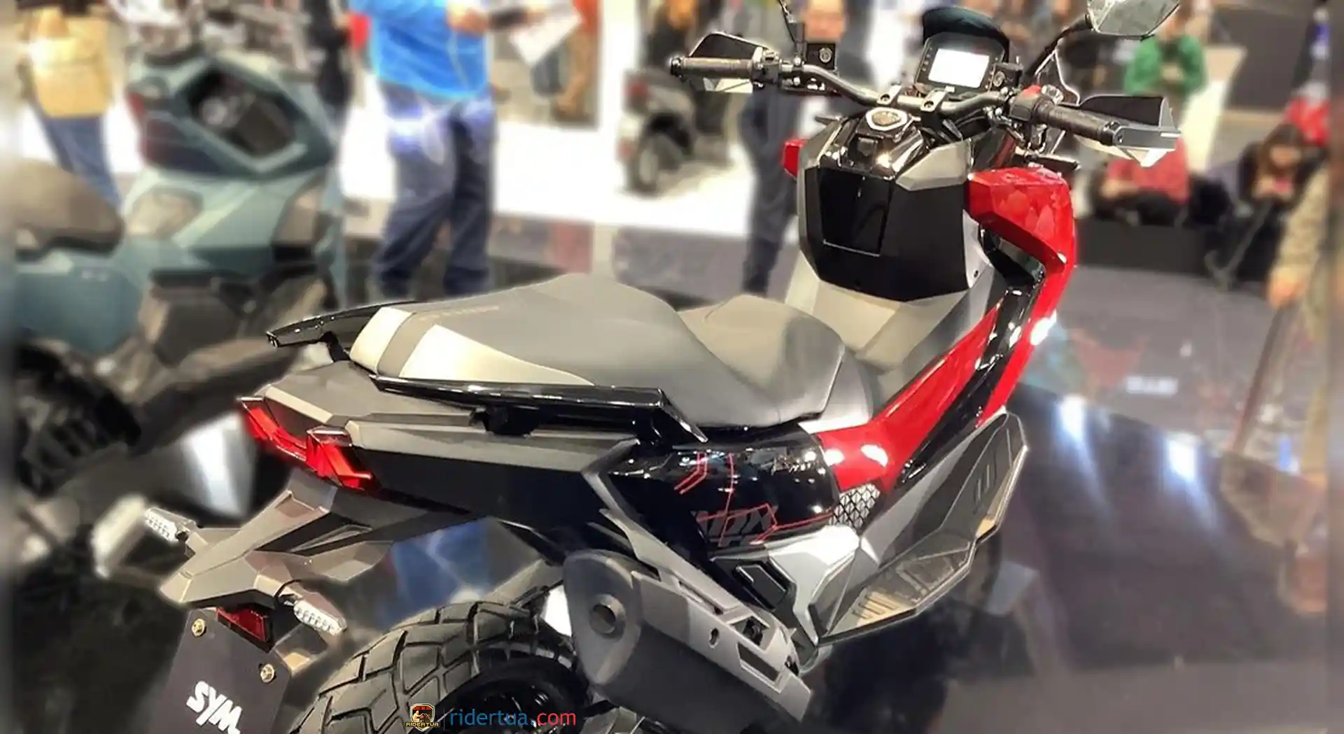 SYM ADX TG 400 : Skutik Adventure Gambot yang Meluncur di EICMA 2023 2 SYM ADX TG 400 : Skutik Adventure Gambot yang Meluncur di EICMA 2023