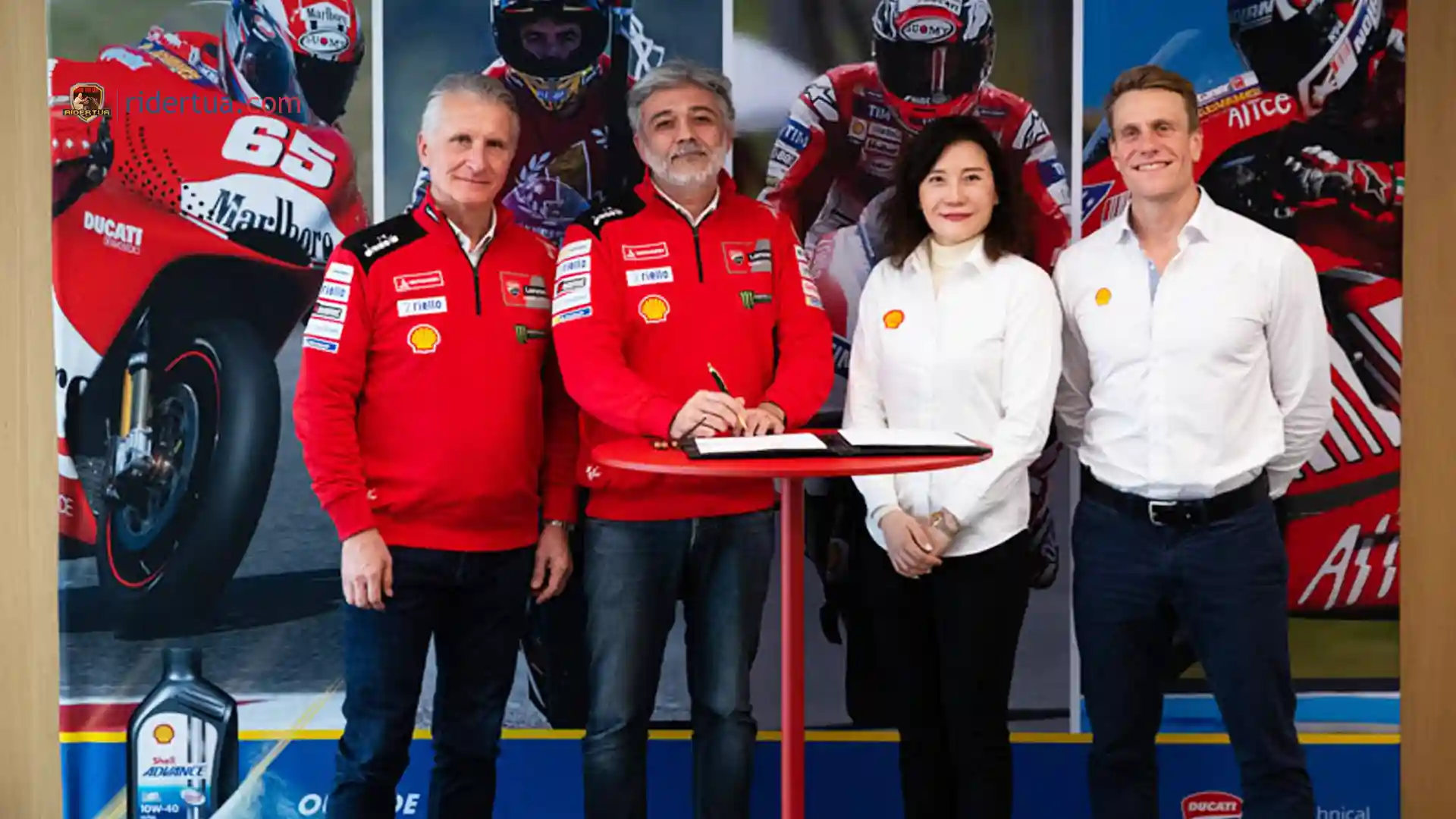 Negosiasi Kontrak Pecco Bagnaia dengan Ducati Ternyata Sulit, Diluar Perkiraan! 1 Paolo Ciabatti - Mauro Grassilli - Elaine Chen -Tom Kassell