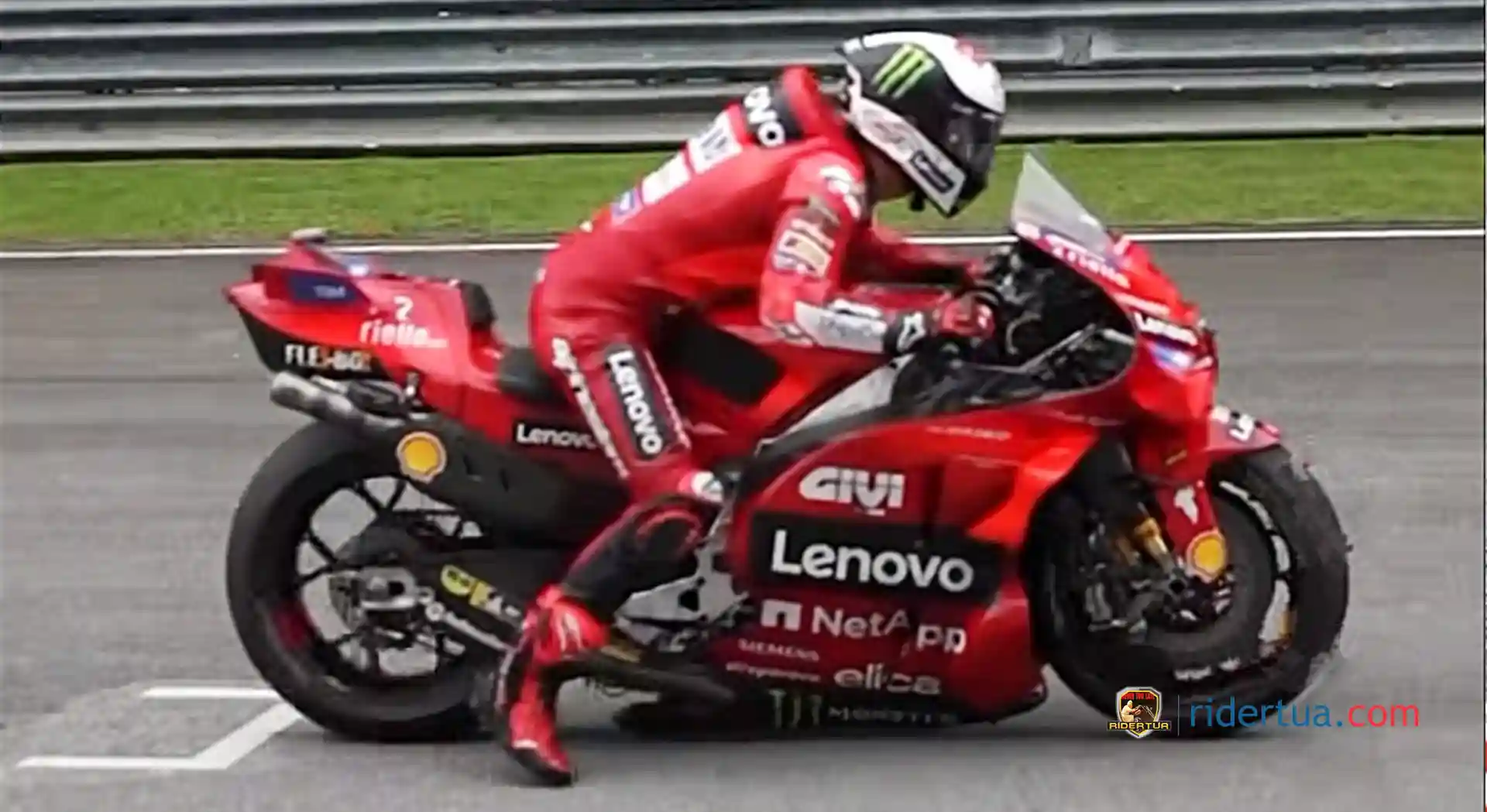 Adu Ceper 'Motor Drag' MotoGP, How Low Can You Go? 1 Ducati Holeshot