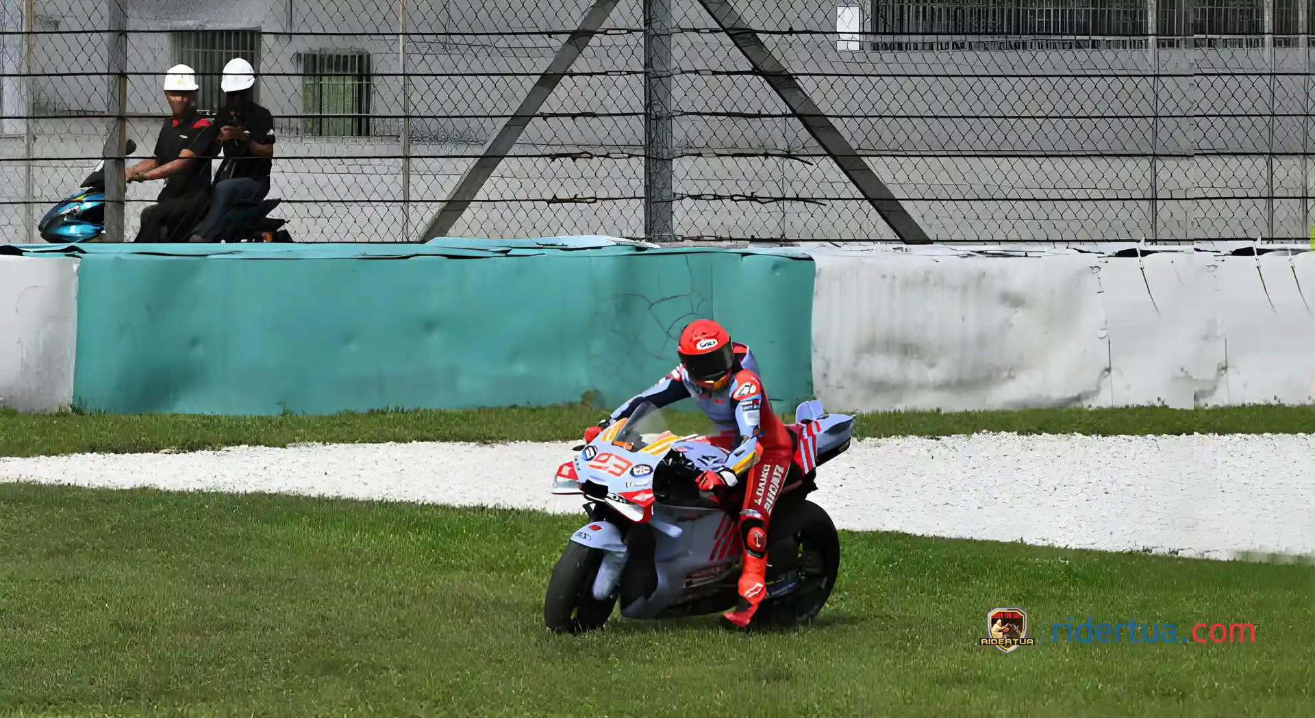 Marc Marquez : Saya Masih akan Membuat Kesalahan Saat Balapan 1 Marc Marquez - crash