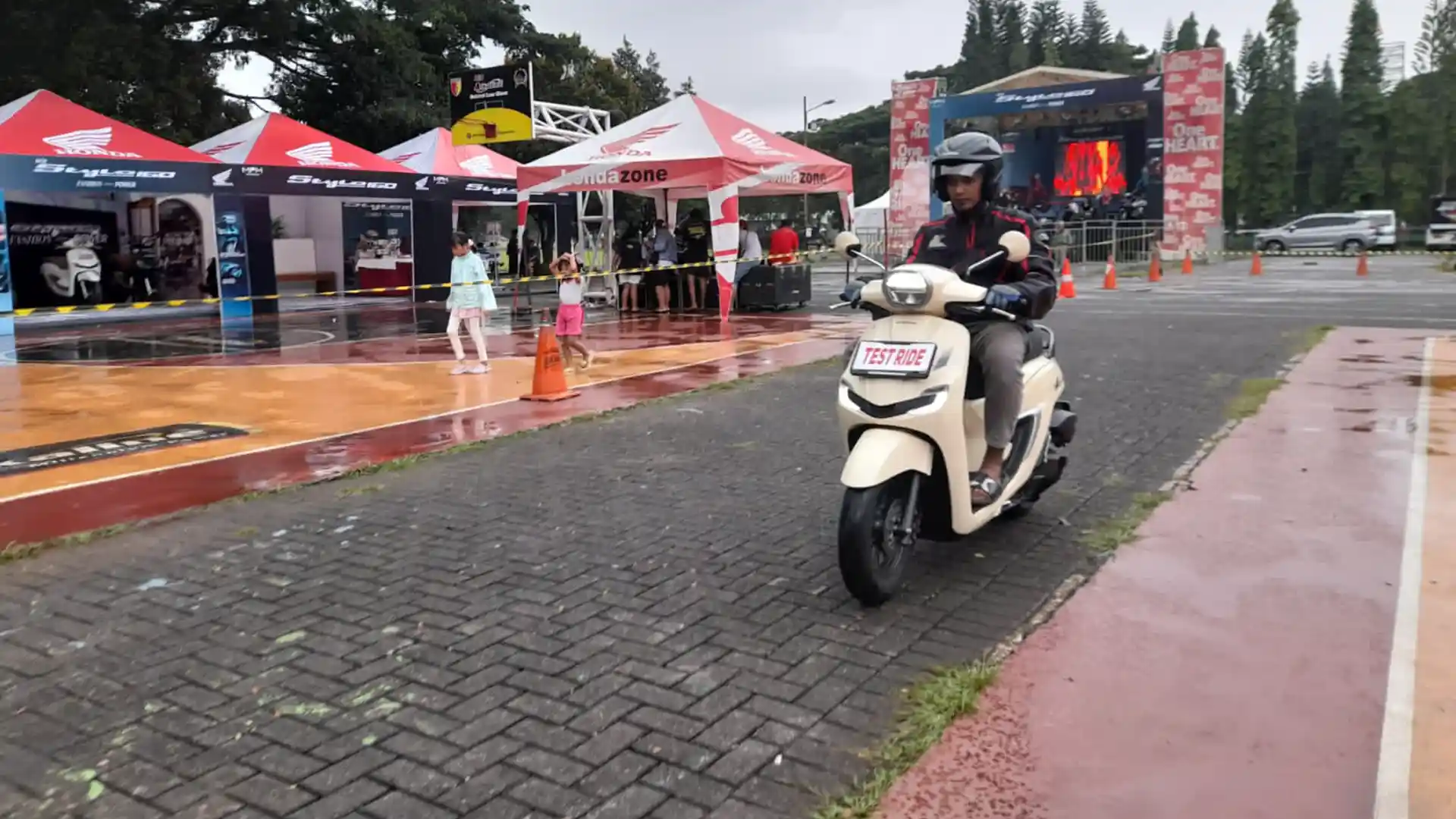 The New Honda Stylo 160 Scooter is Now Svailable to Enliven The Cities of Malang and Banyuwangi 1 The New Honda Stylo 160 Scooter is Now Svailable to Enliven The Cities of Malang and Banyuwangi