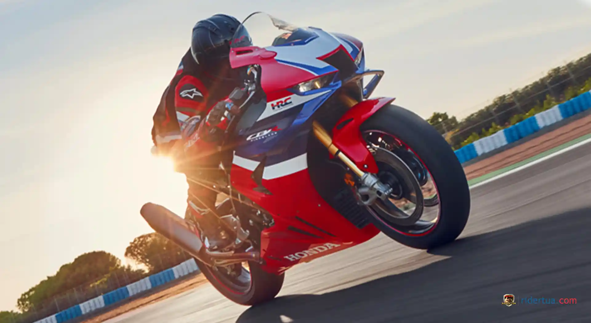 An Improvement in The Engine Sector, Honda Launches CBR1000RR-R Fireblade Model 2024 1 An Improvement in The Engine Sector, Honda Launches CBR1000RR-R Fireblade Model 2024