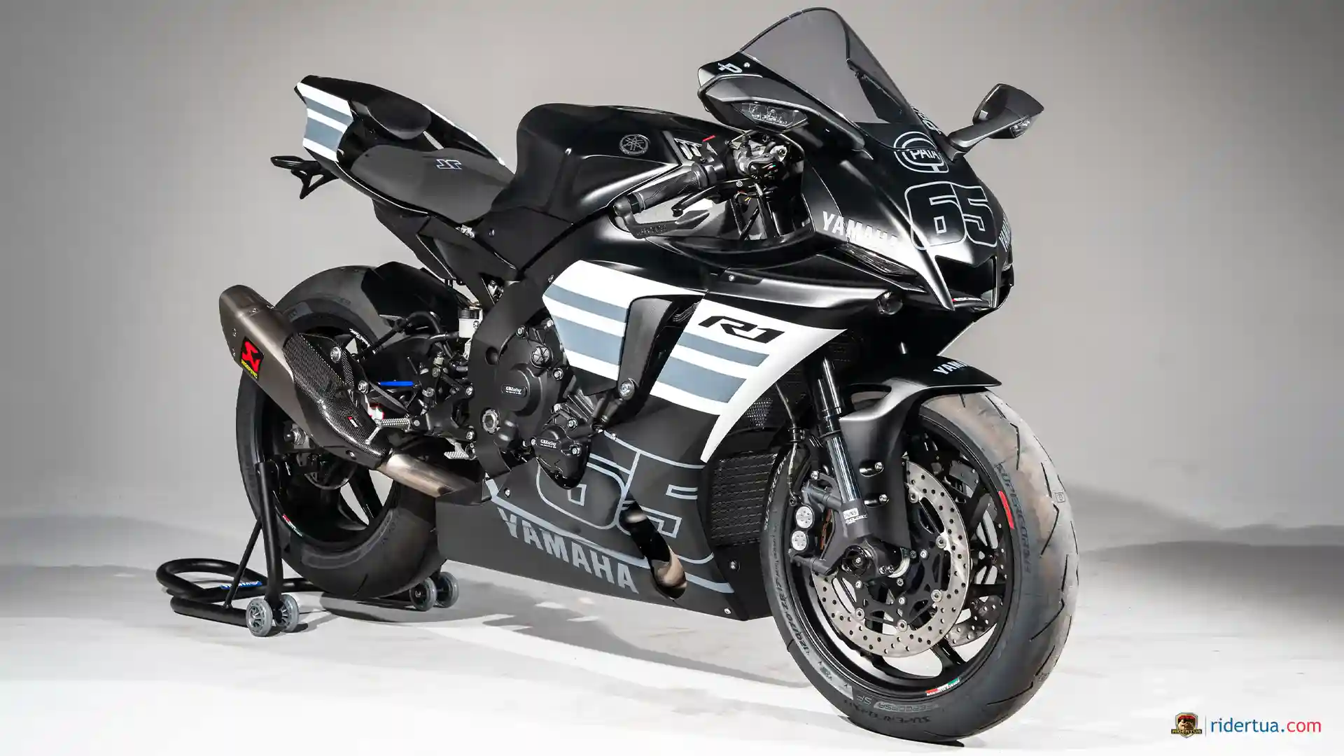 Jonathan Rea's Yamaha YZF-R1 Replica for Sale Very Limited! 2 Jonathan Rea's Yamaha YZF-R1 Replica for Sale Very Limited!